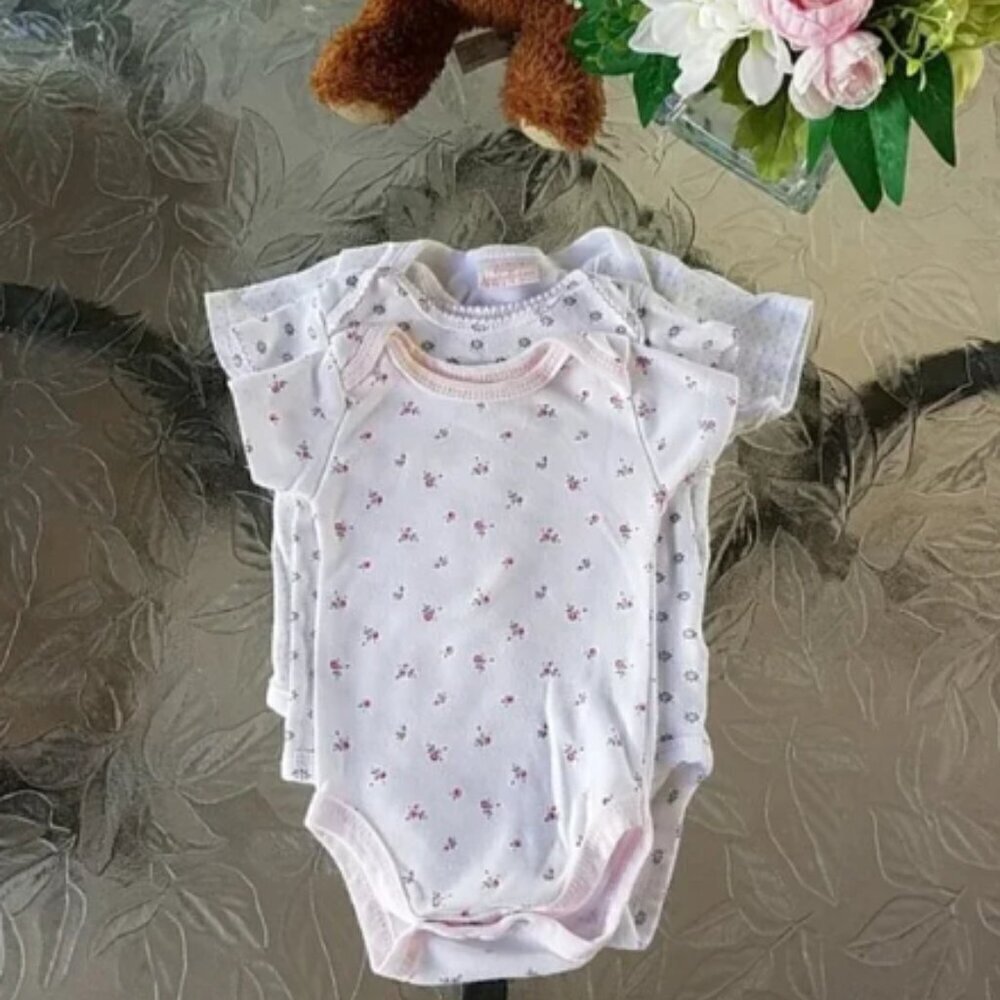 Set of three baby onesies. 100% Cotton 3-6 month